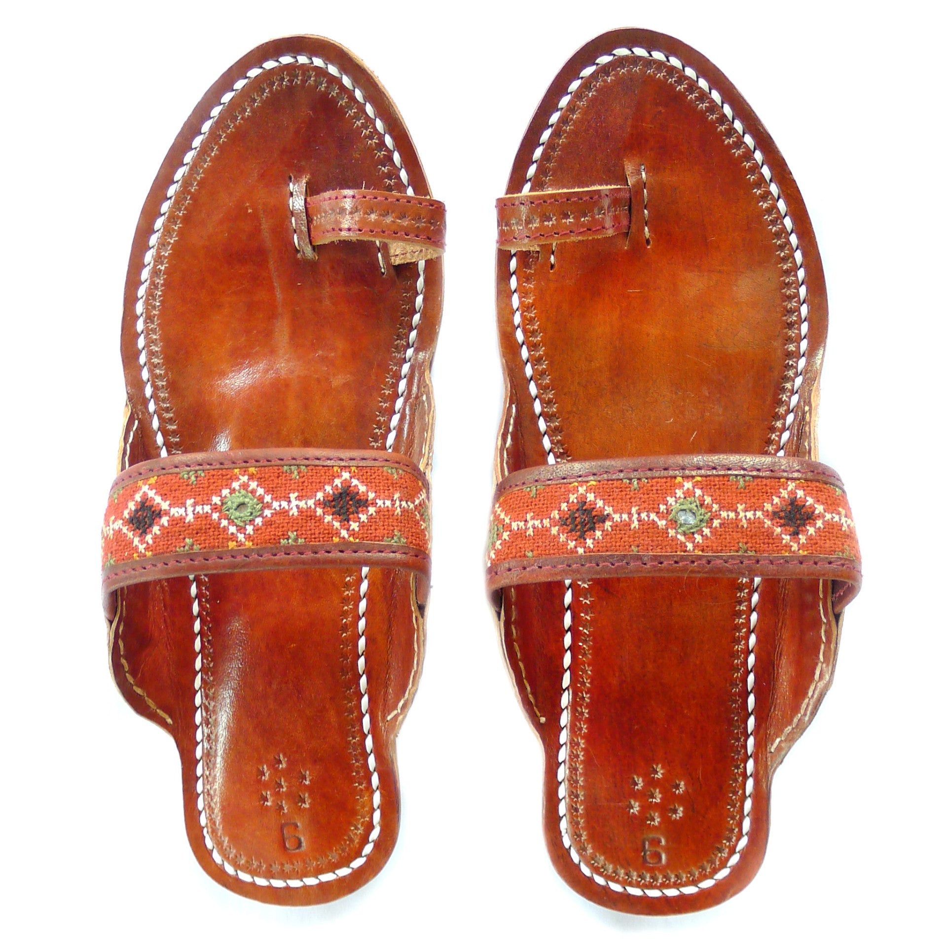 Handcrafted Enlightened Leather Chappals – Soulié